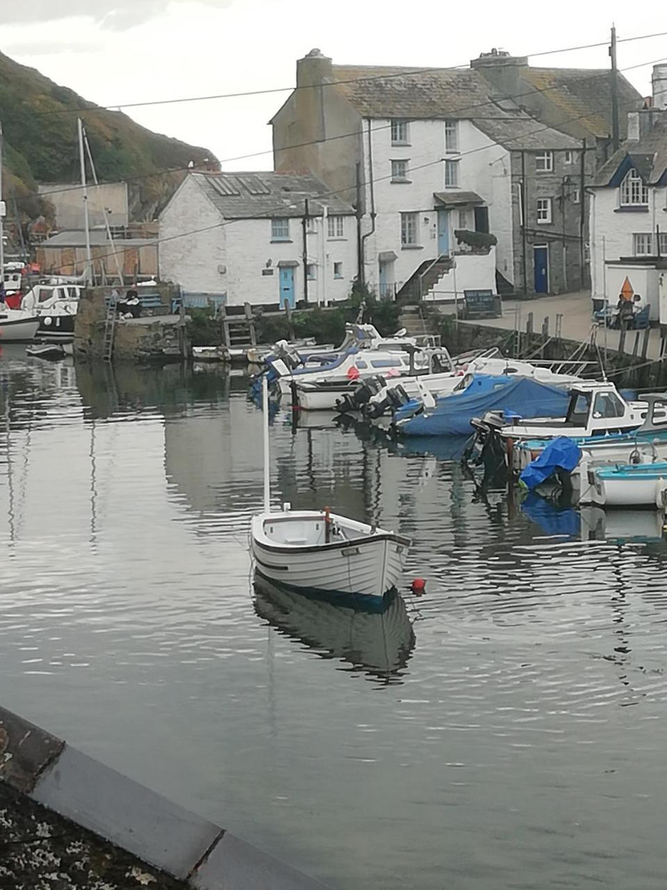 Bed and Breakfast The House On The Props Polperro Esterno foto